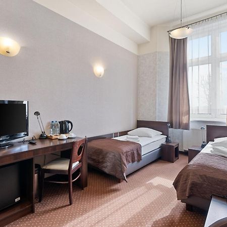 Hotel Diament Economy Γκλίβιτσε Εξωτερικό φωτογραφία