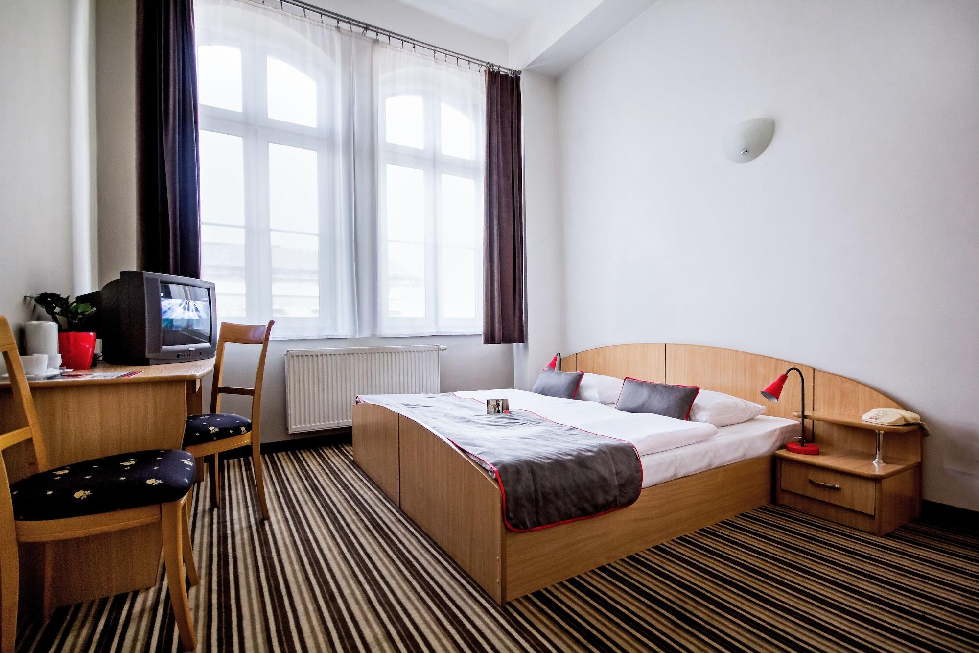 Hotel Diament Economy Γκλίβιτσε Εξωτερικό φωτογραφία