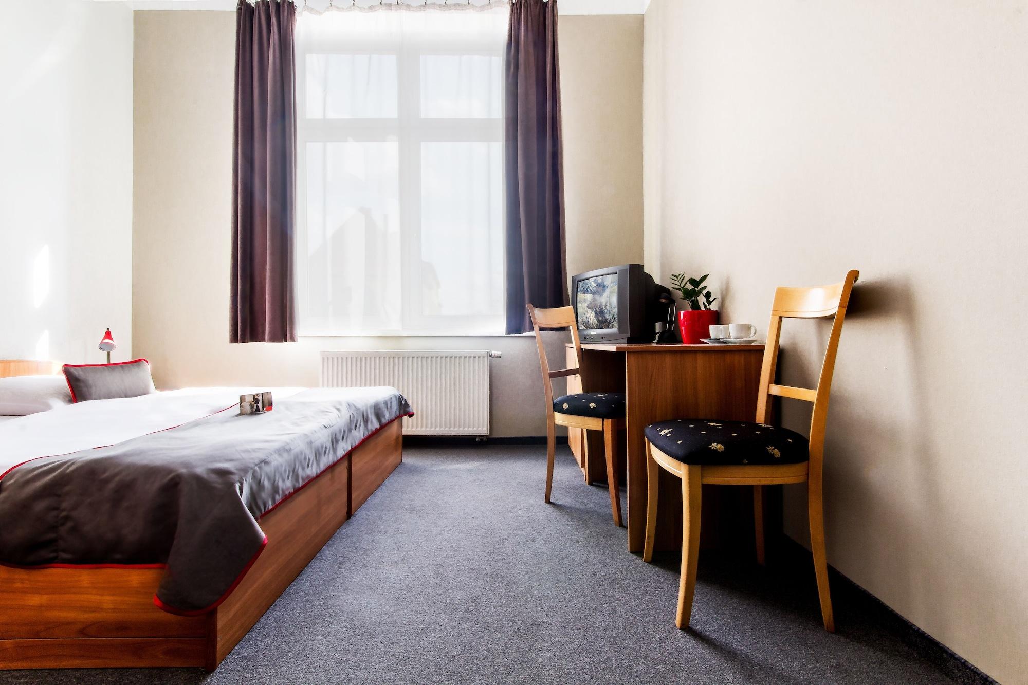 Hotel Diament Economy Γκλίβιτσε Εξωτερικό φωτογραφία