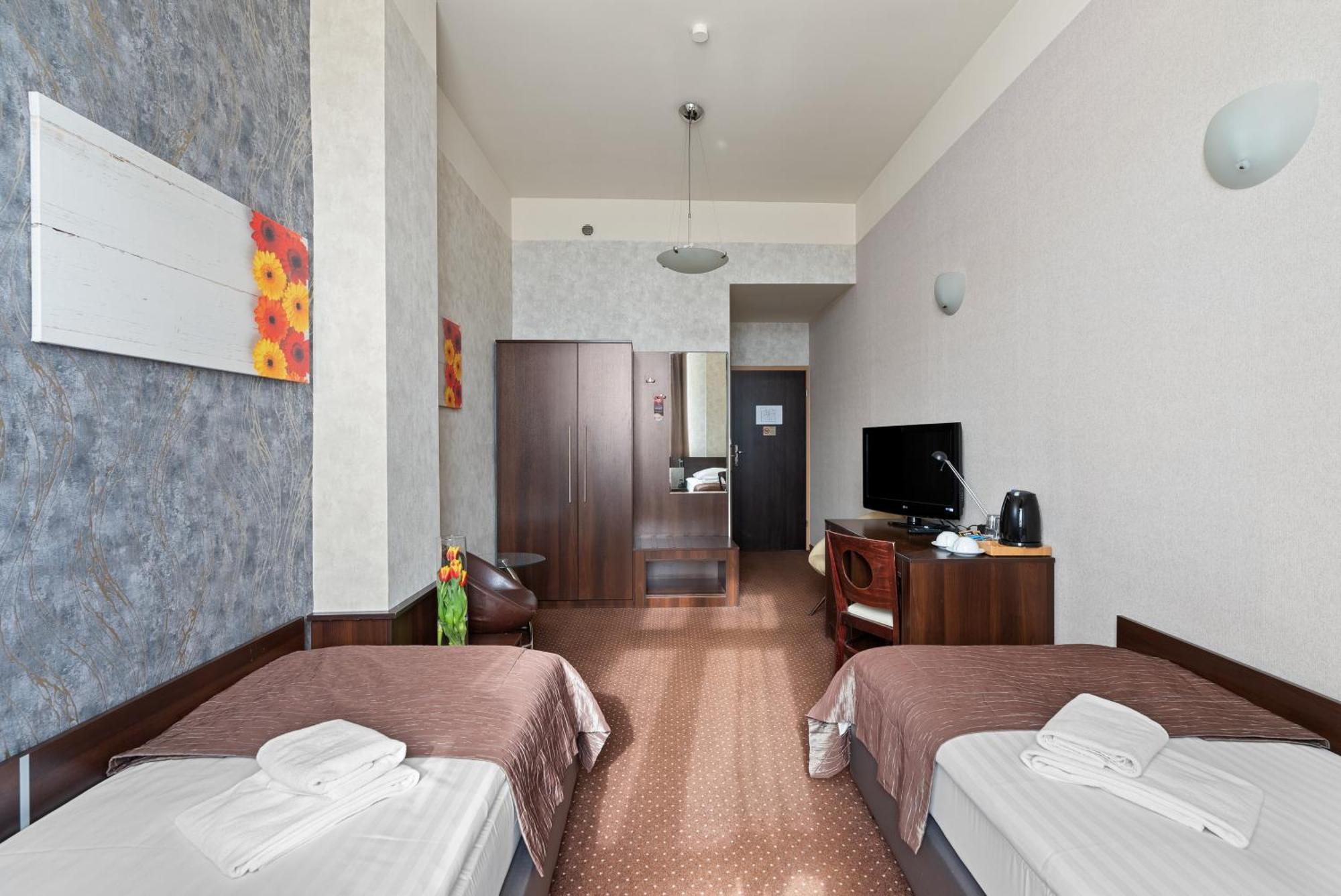Hotel Diament Economy Γκλίβιτσε Εξωτερικό φωτογραφία