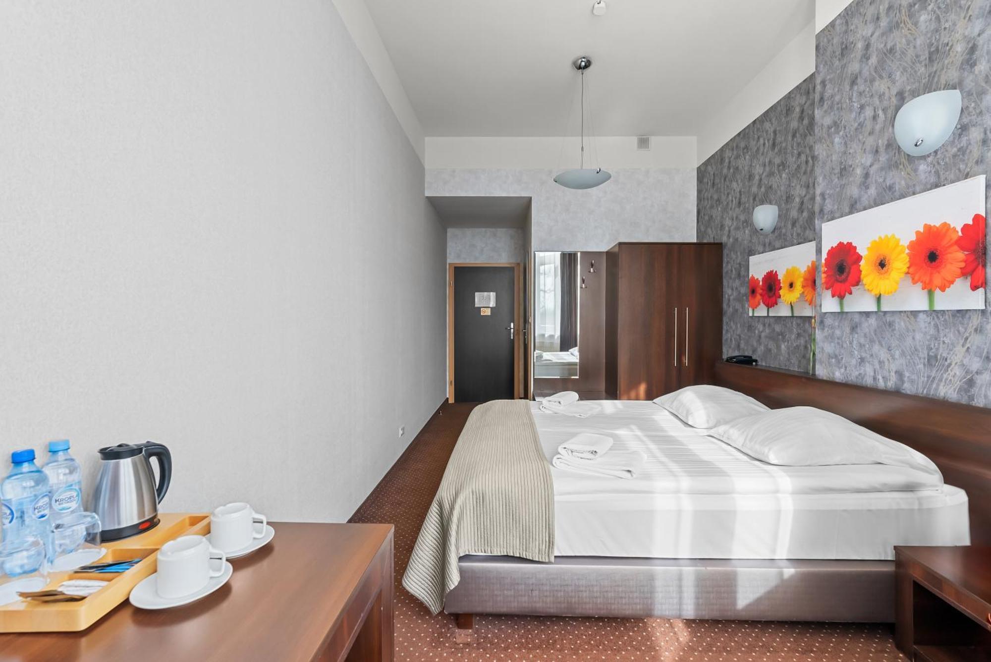 Hotel Diament Economy Γκλίβιτσε Εξωτερικό φωτογραφία