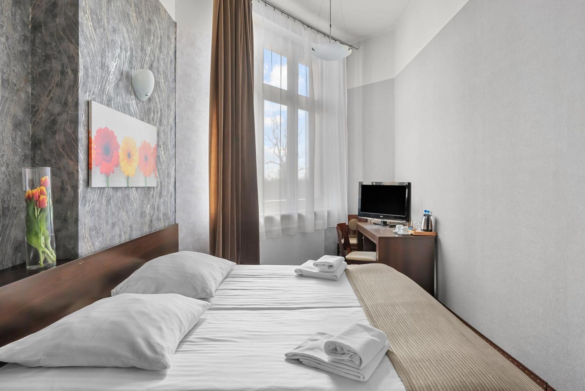 Hotel Diament Economy Γκλίβιτσε Εξωτερικό φωτογραφία