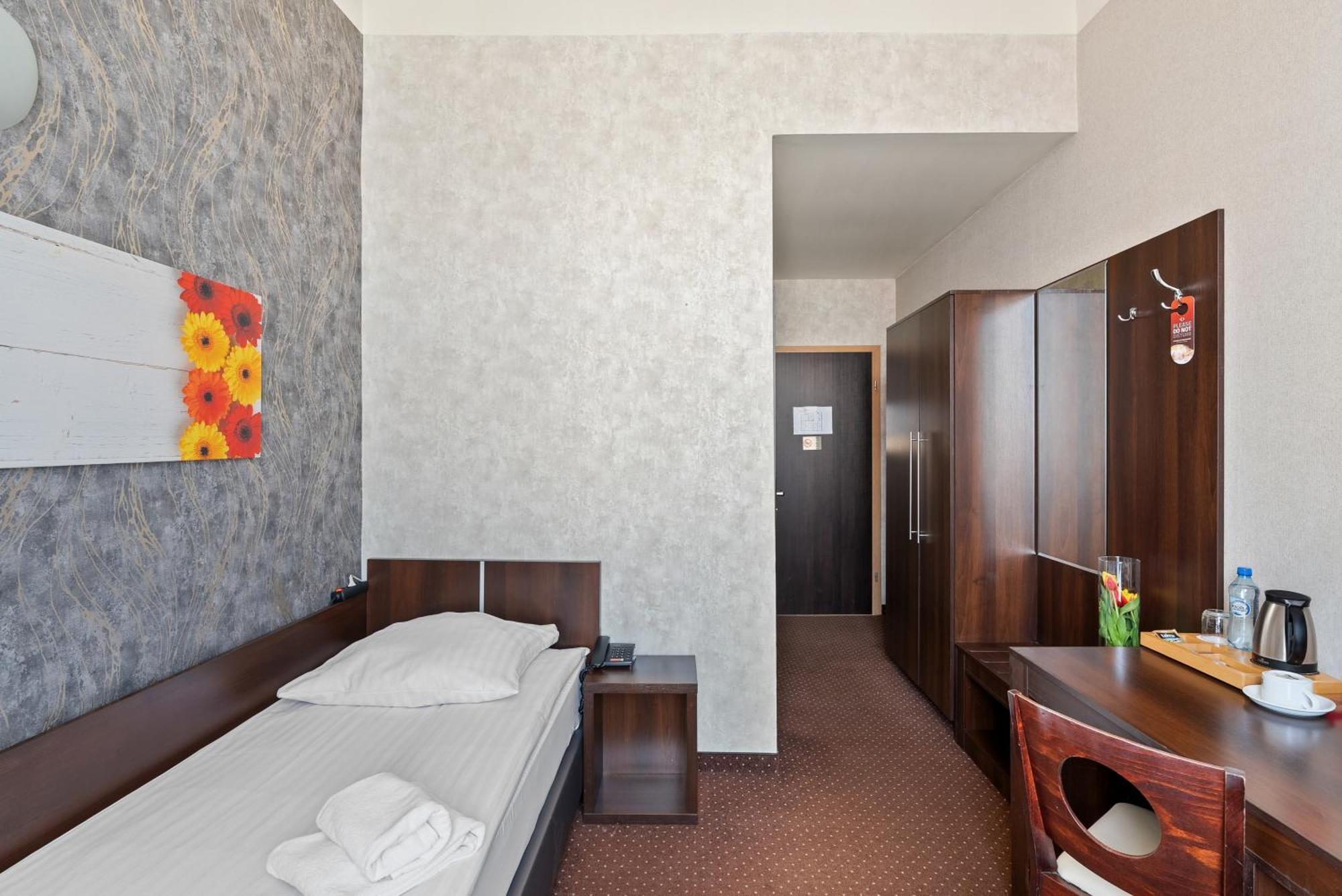 Hotel Diament Economy Γκλίβιτσε Εξωτερικό φωτογραφία