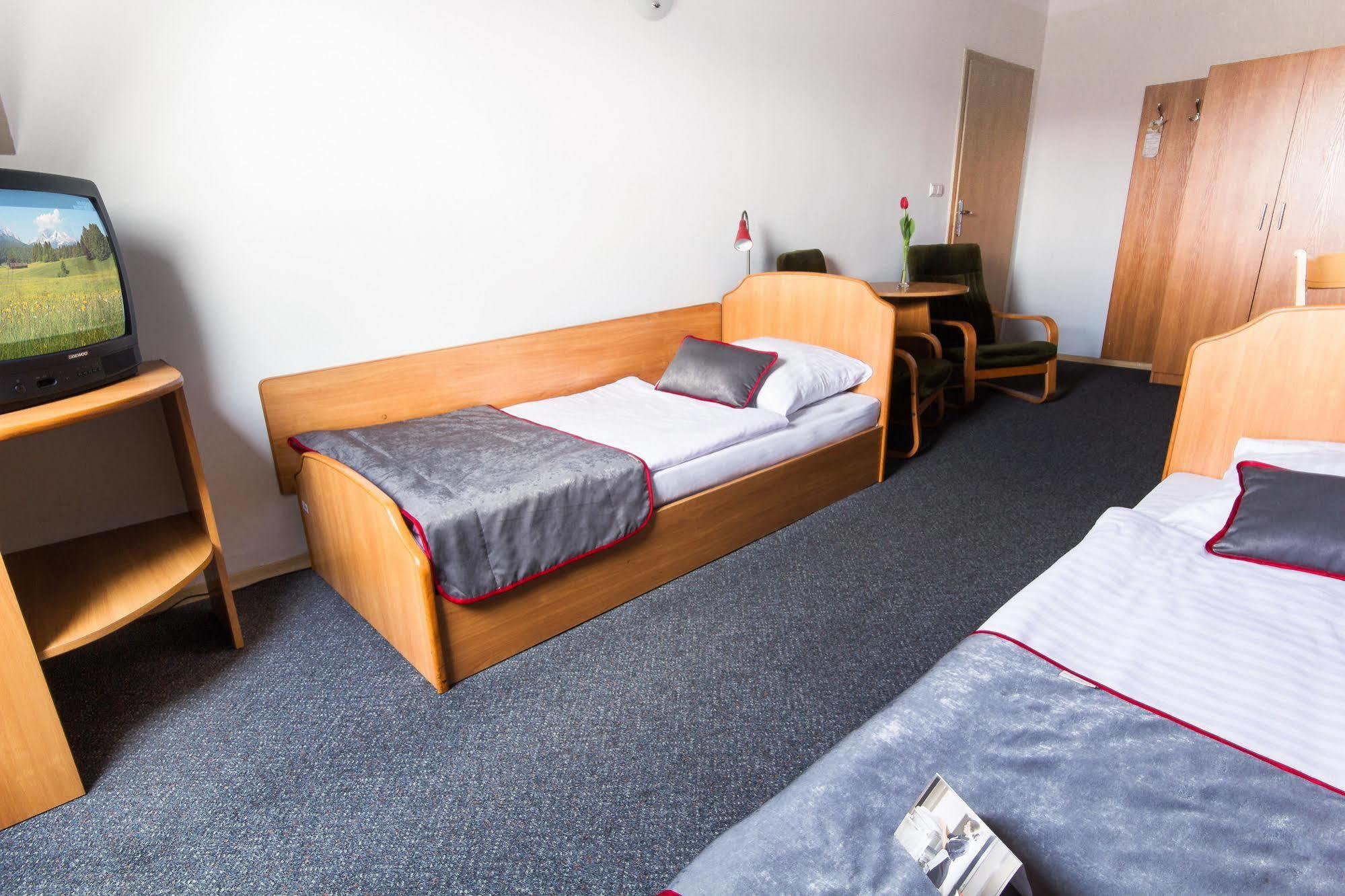 Hotel Diament Economy Γκλίβιτσε Εξωτερικό φωτογραφία