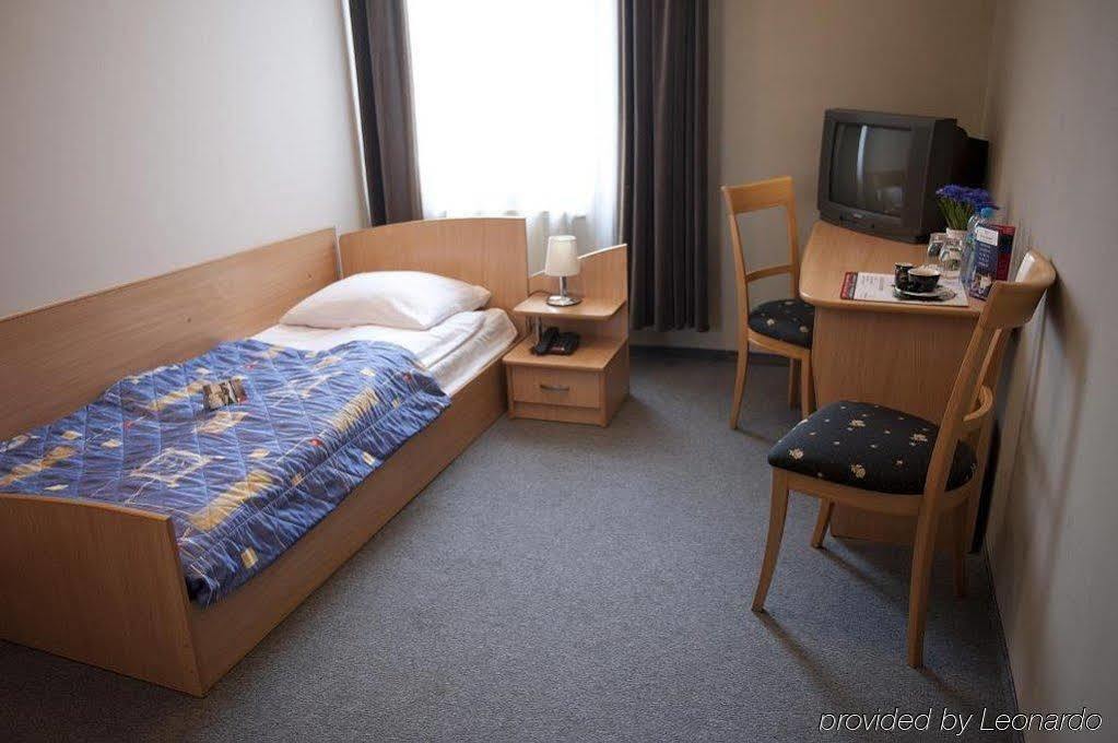 Hotel Diament Economy Γκλίβιτσε Εξωτερικό φωτογραφία